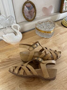 Dansko Tan Leather Strappy Clog Sandals 🤎 Y2K Boho Comfort Heels Size 36
